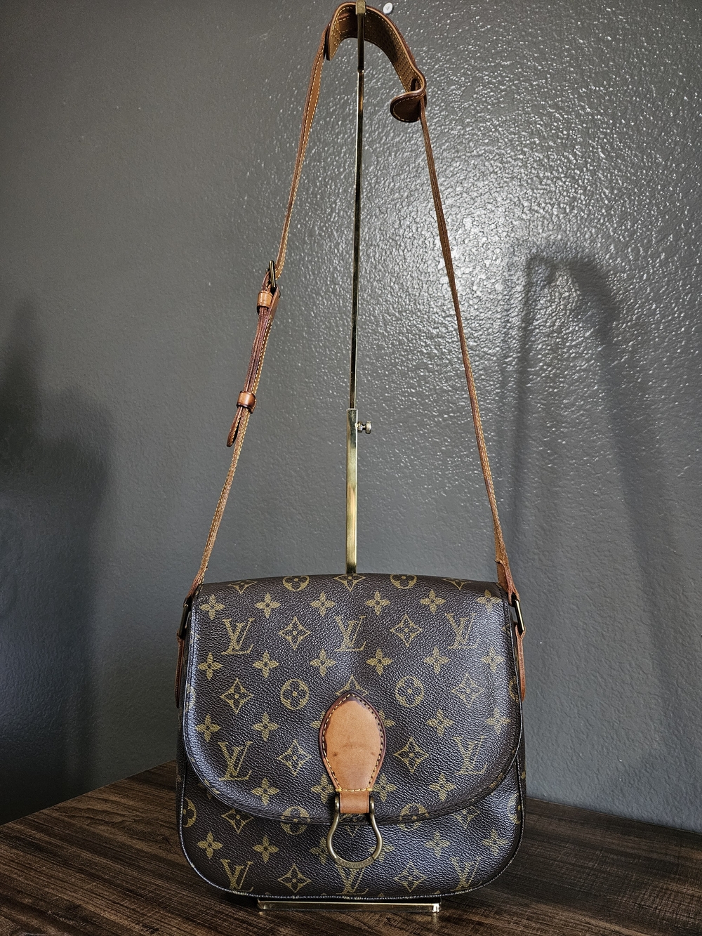 Authentic Louis Vuitton Vintage Saint Cloud GM Monogram Canvas Crossbody